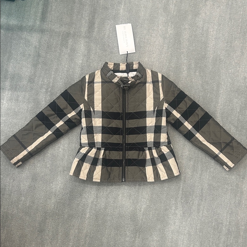 NWT Burberry quilted nylon jacket - size 4Y